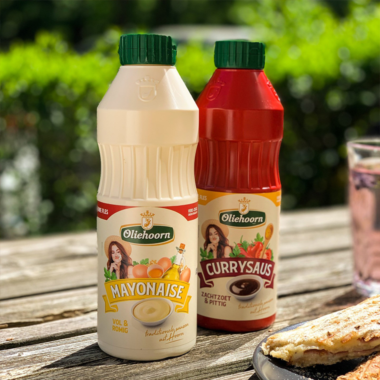 Oliehoorn mayonaise en currysaus