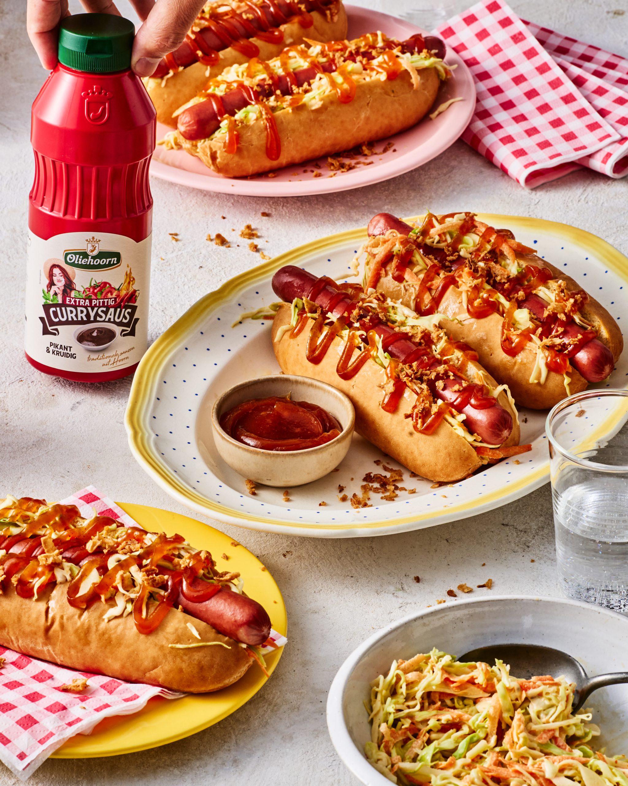 Hotdog met Witte Koolsalade Currysaus pittig-02